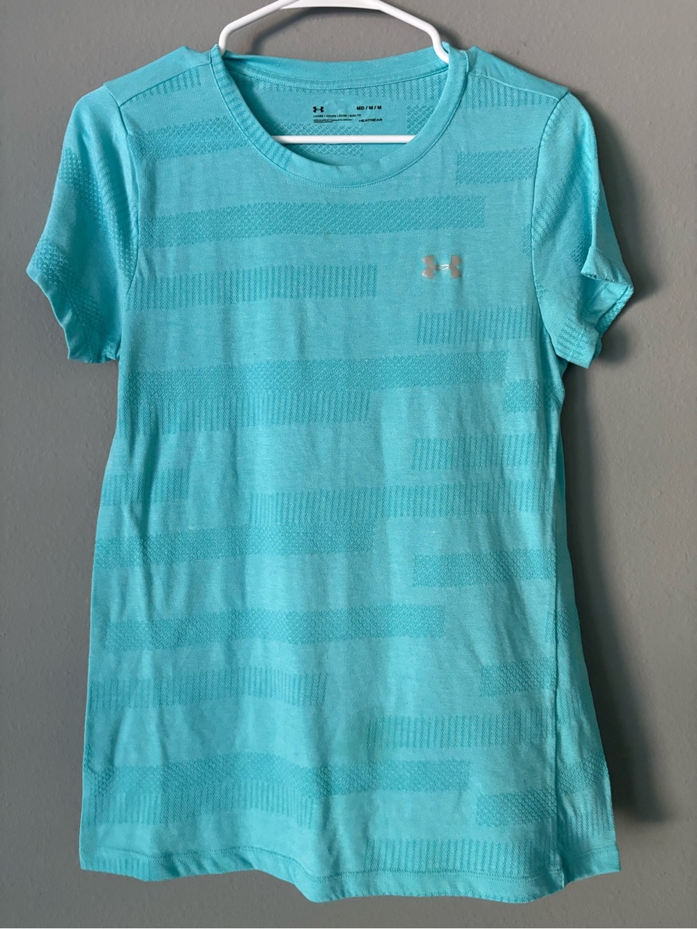 Under Armour HeatGear Women's Medium Teal Blue Breathable Stripe Workout Tee
